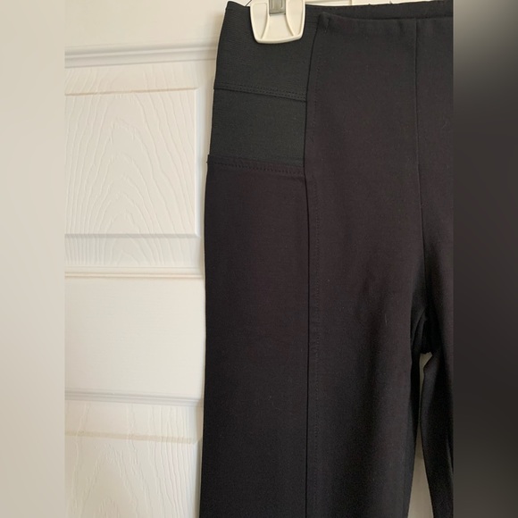 Le Chateau thick good quality stretchy pants. Dress up or down. Size 00 - Picture 2 of 4